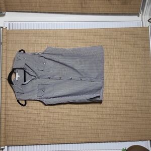 Notation short sleeves, black and white shirt